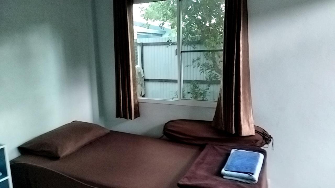 Canaan Guesthouse Kanchanaburi Exterior foto